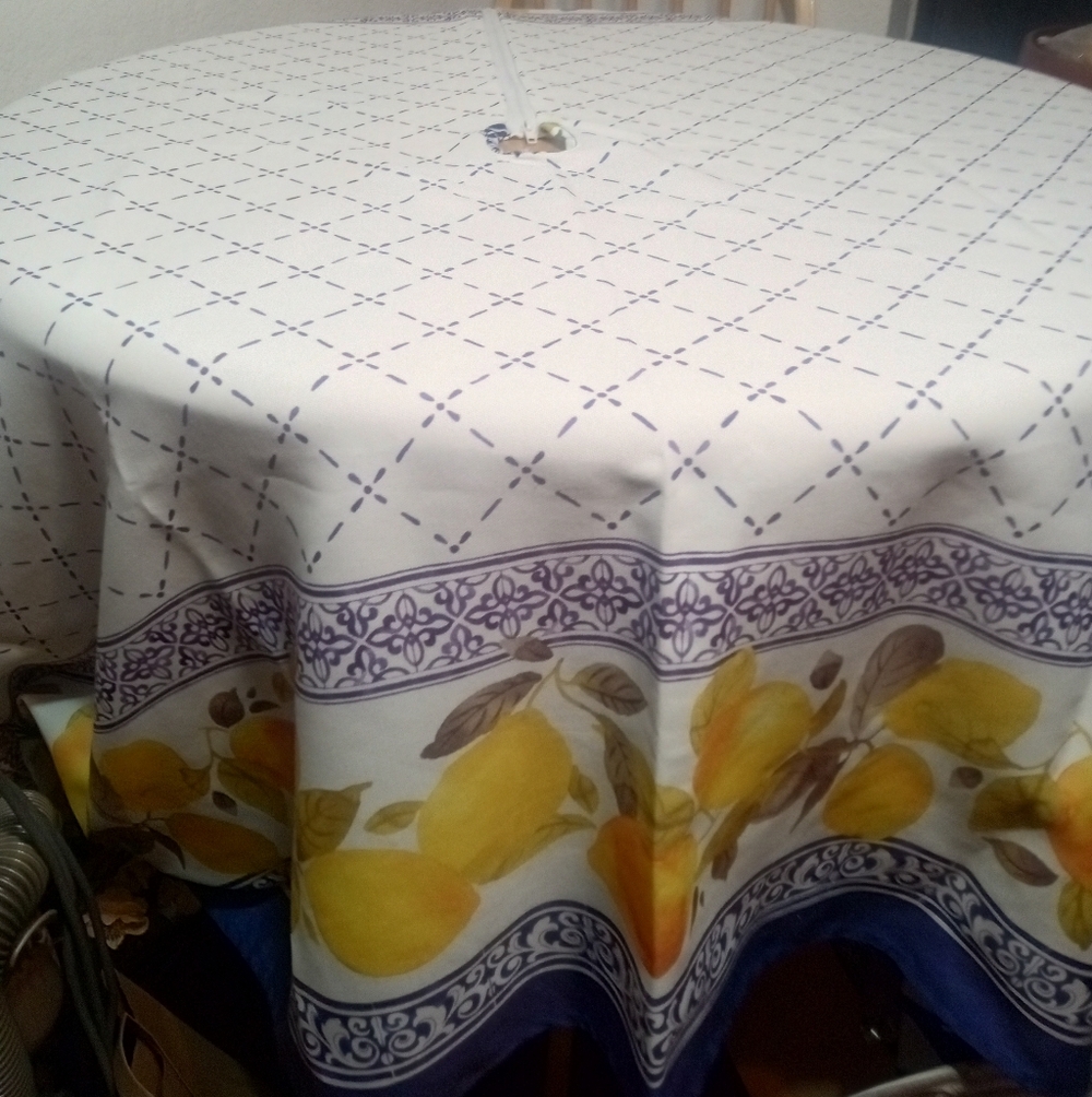 Eileen Home Capri Lemon Round Table Cloth For Umbrella Round Table